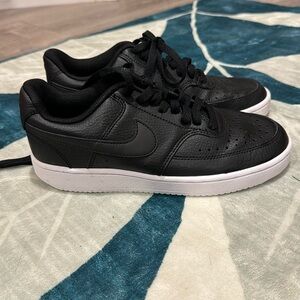 Women’s Nike sneakers